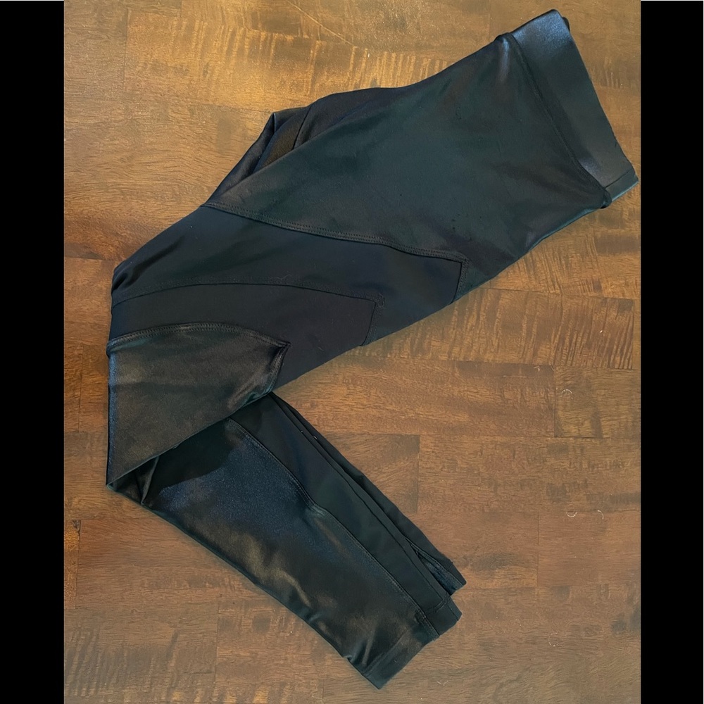 Koral - Blk Lustrous Legging w Mesh detail side Sm